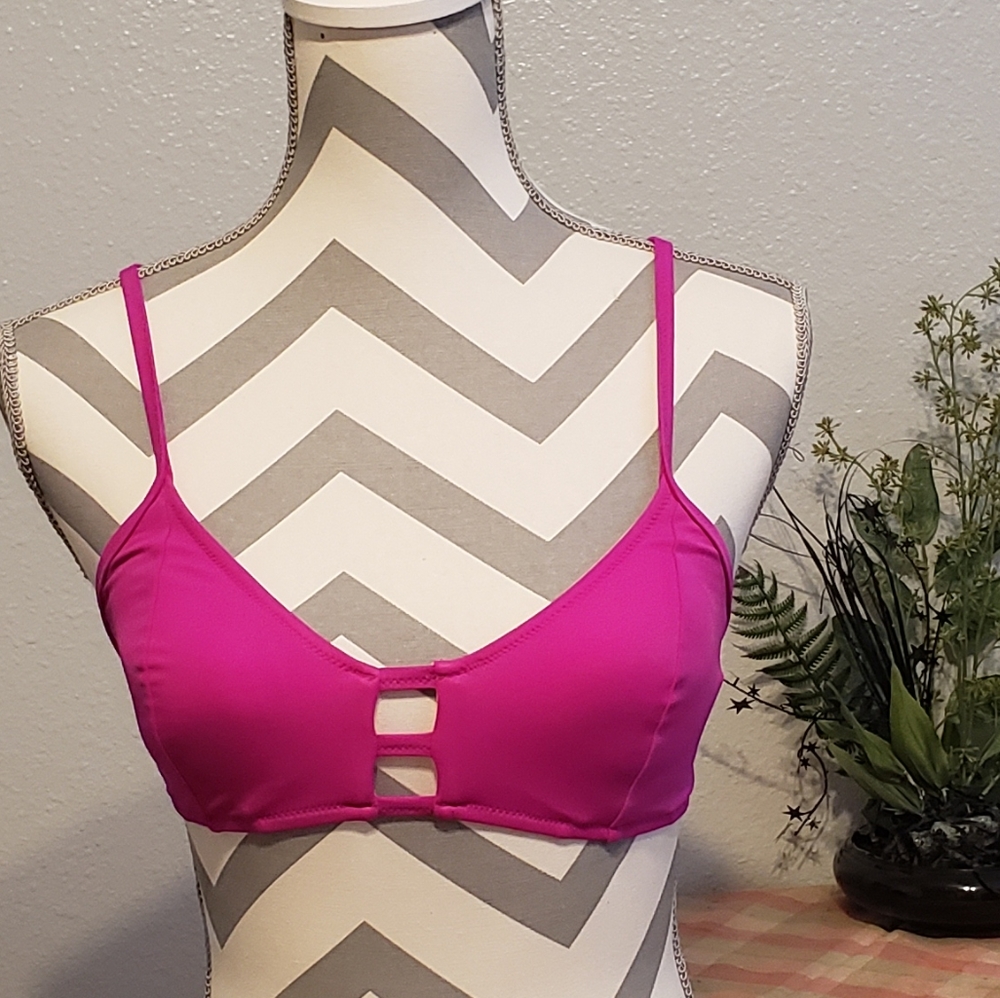 PINK VICTORIA SECRET BIKINI TOP